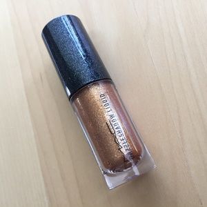 Mac Dazzleshadow Liquid "Blinking Brilliant"